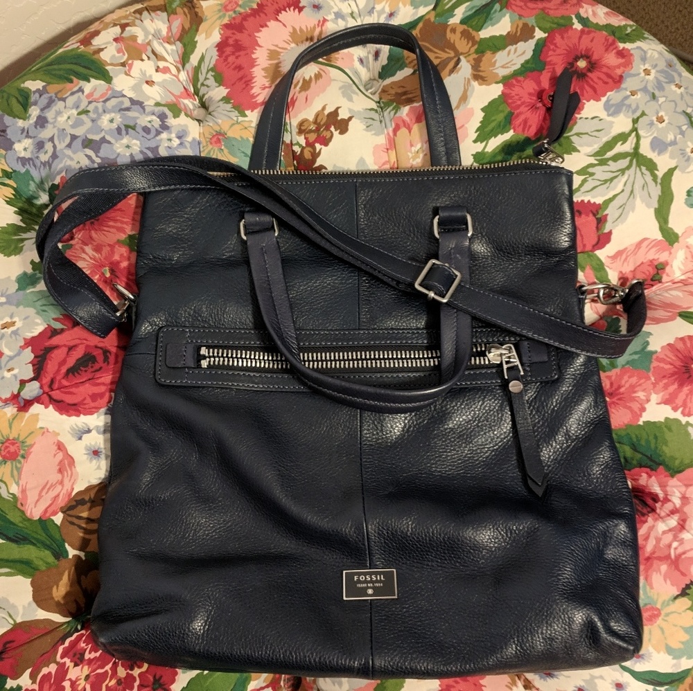 Navy fossil cross body bag